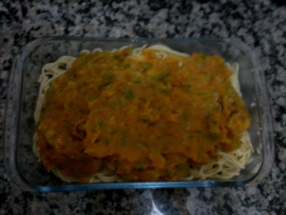 MACARRÃO AO MOLHO DE CAQUI