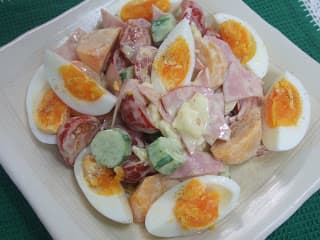 SALADA DE CAQUI COM PRESUNTO